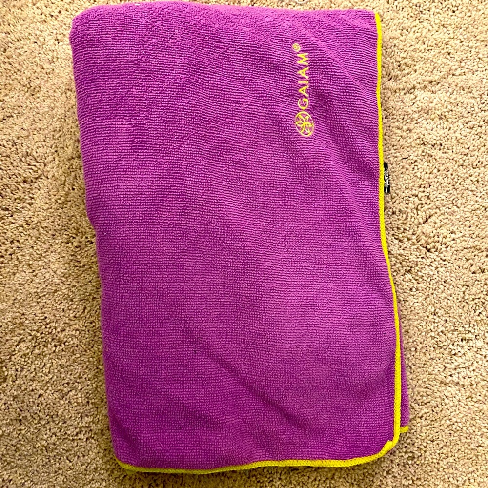 Gaiam microfiber yoga towel